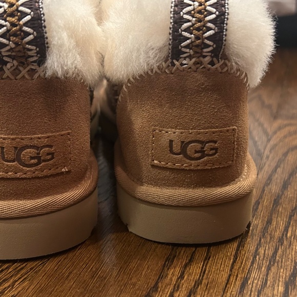 UGG ULTRA MINI ALPINE BOOTS (BRAND NEW) - Picture 4 of 11